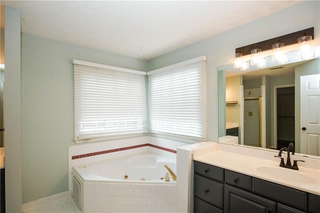 Building Photo - 435 Chandler Ct