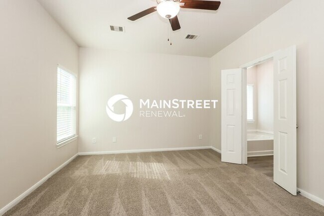Building Photo - 5 Bedroom Pet-Friendly Home in Conroe, TX with Main Street Renewal