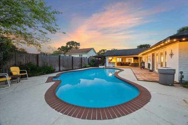 Building Photo - 18618 Point Lookout Dr