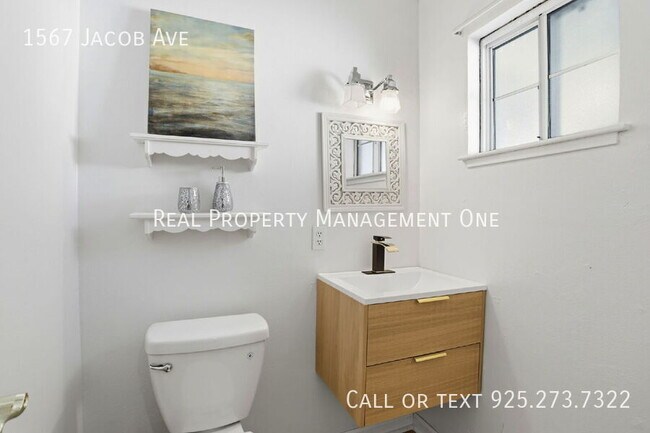 Building Photo - 1567 Jacob Ave