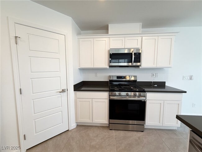 Building Photo - 4270 Lemay St