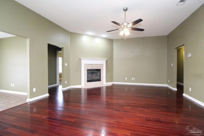 Building Photo - 6462 Sarasota St