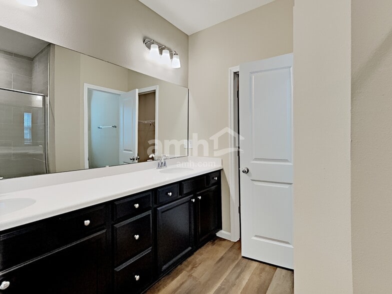 Building Photo - 368 Stone Arbor Ln
