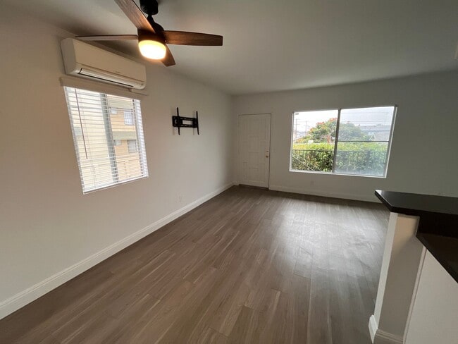 Building Photo - M369 - Albini