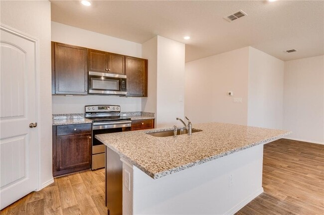 Building Photo - 821 Indigo Wy