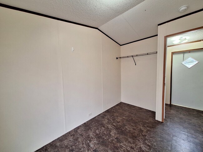 Building Photo - 1134 Kelly Dr