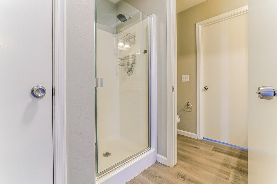 Building Photo - 12031 W Dahlia Dr