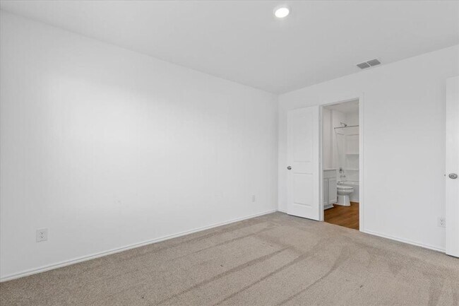 Building Photo - 210 Chapel Beck Dr