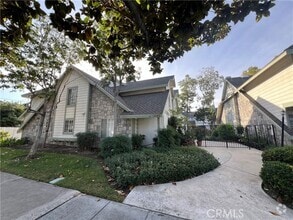 Building Photo - 1938 W Culver Ave
