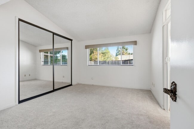 Building Photo - 7113 Mountainside Dr