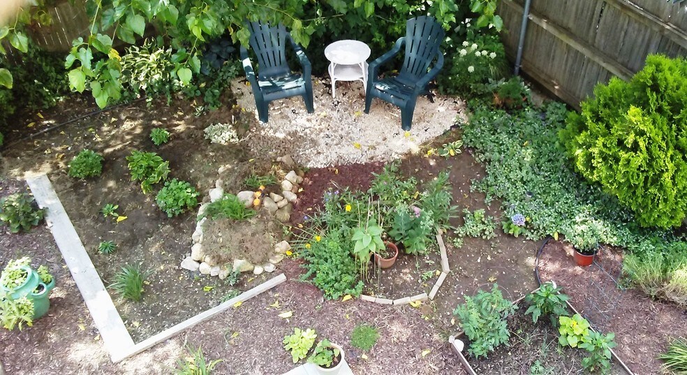 Building Photo - 125 Pleasant St