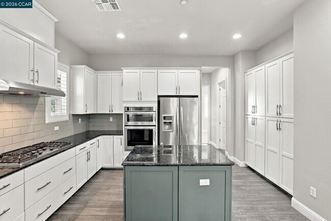 Building Photo - 63 Hazel Tree Ridge