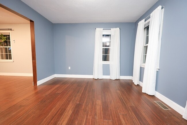 Building Photo - 55 Glenrose Ave