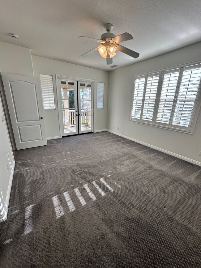 Building Photo - 2 Story home 3 Bedroom, 3 Bathroom Tustin Field.