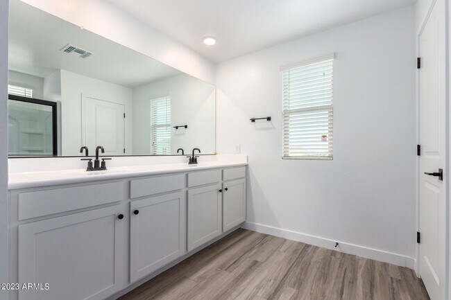 Building Photo - 16968 W Diana Ave