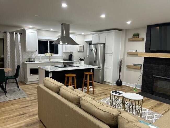 Building Photo - 6846 County Line Rd