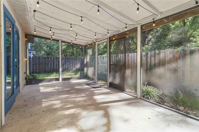 Building Photo - 3211 NW 25th Terrace
