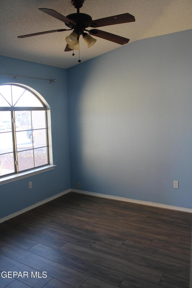 Building Photo - 13985 Sandy Rock Dr