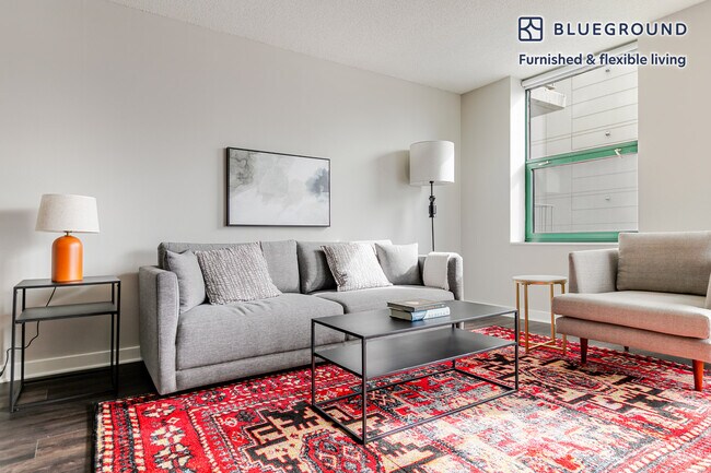 Building Photo - 77 W Huron St