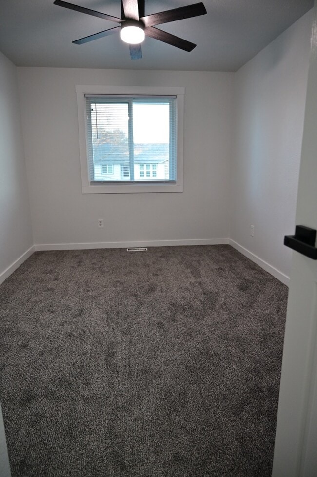 Building Photo - 4400 S Carbine Ave