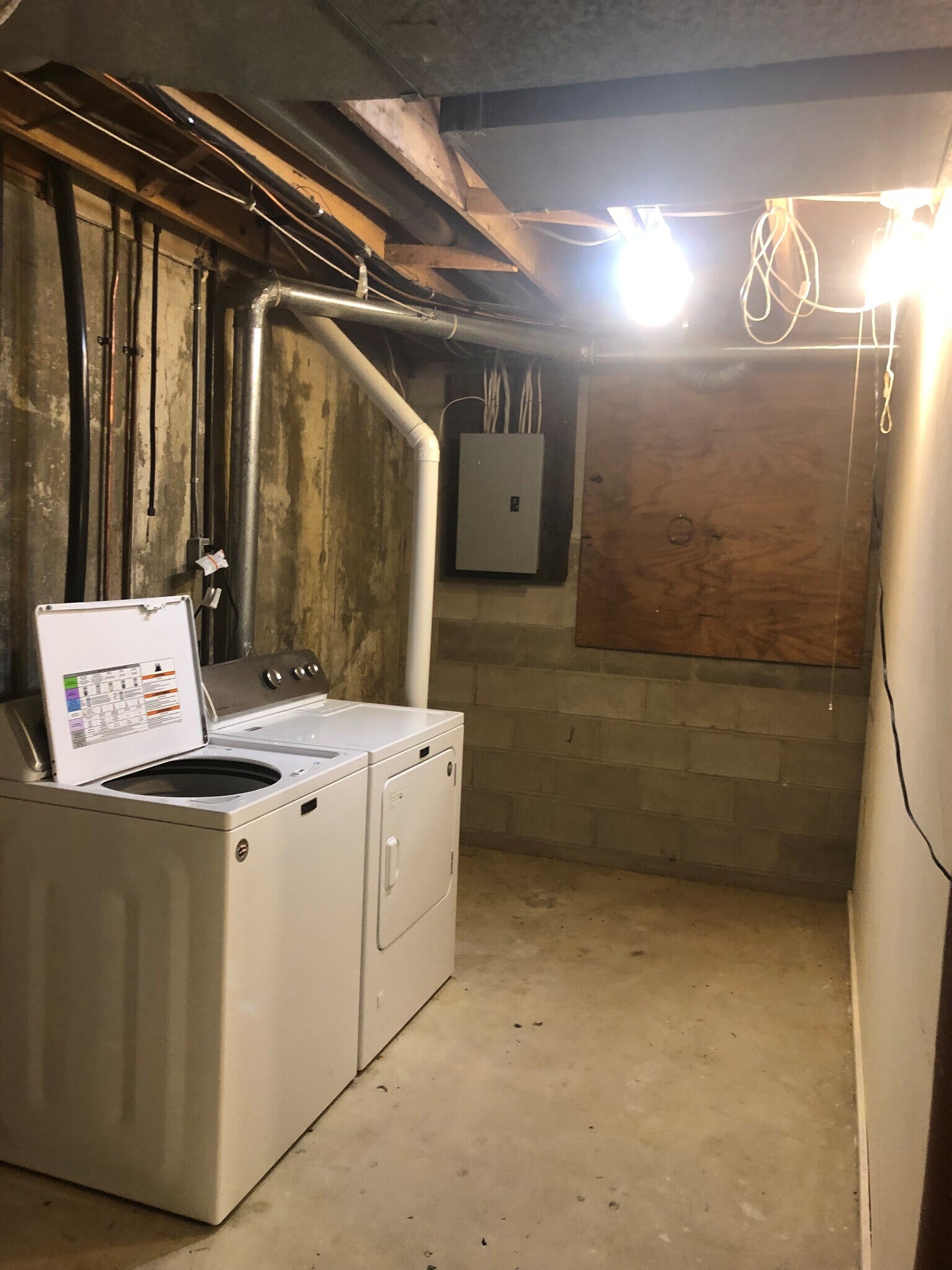 Basement Laundry Room - 842 Belmont Dr