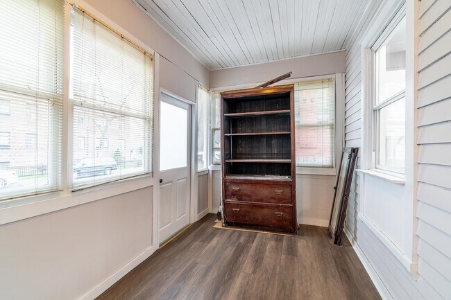 Building Photo - 901 W Wayne St