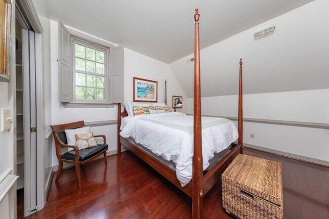 Building Photo - Luxury Kingsmill Property