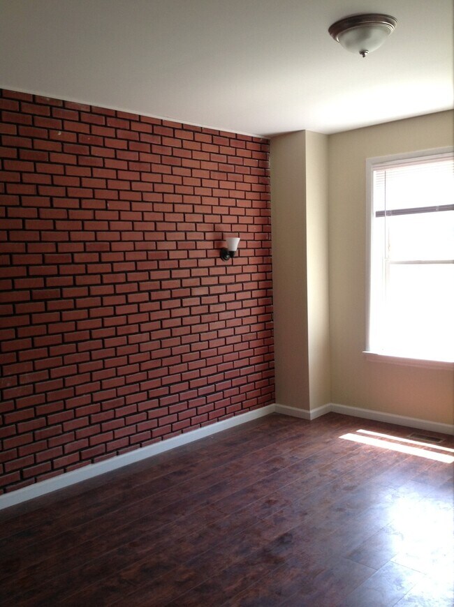 Building Photo - 3001 Miami St