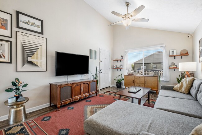 Building Photo - 3 Bedroom next to Wedgewood-Houston