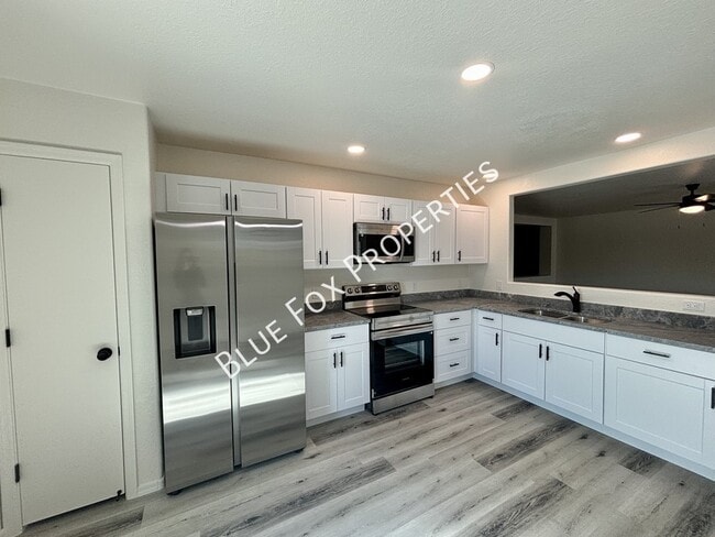 Building Photo - 5369 S Waterloo Ln