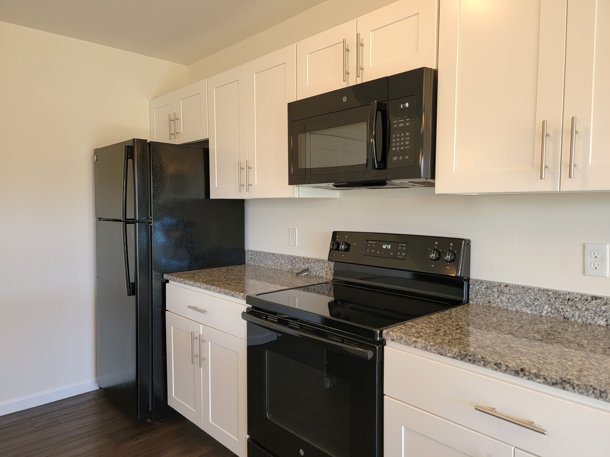 Building Photo - 50 Rollins Ln