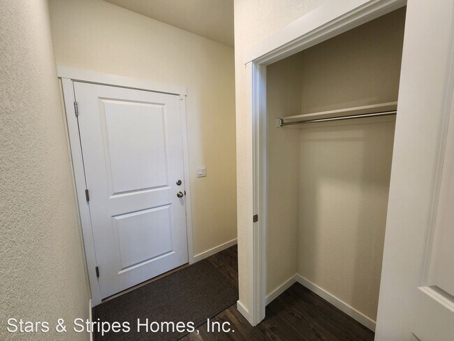 Building Photo - 4 br, 3 bath House - 45802 Red Tail Drive