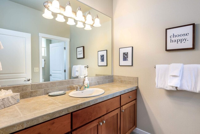 Building Photo - 10576 Village Loop