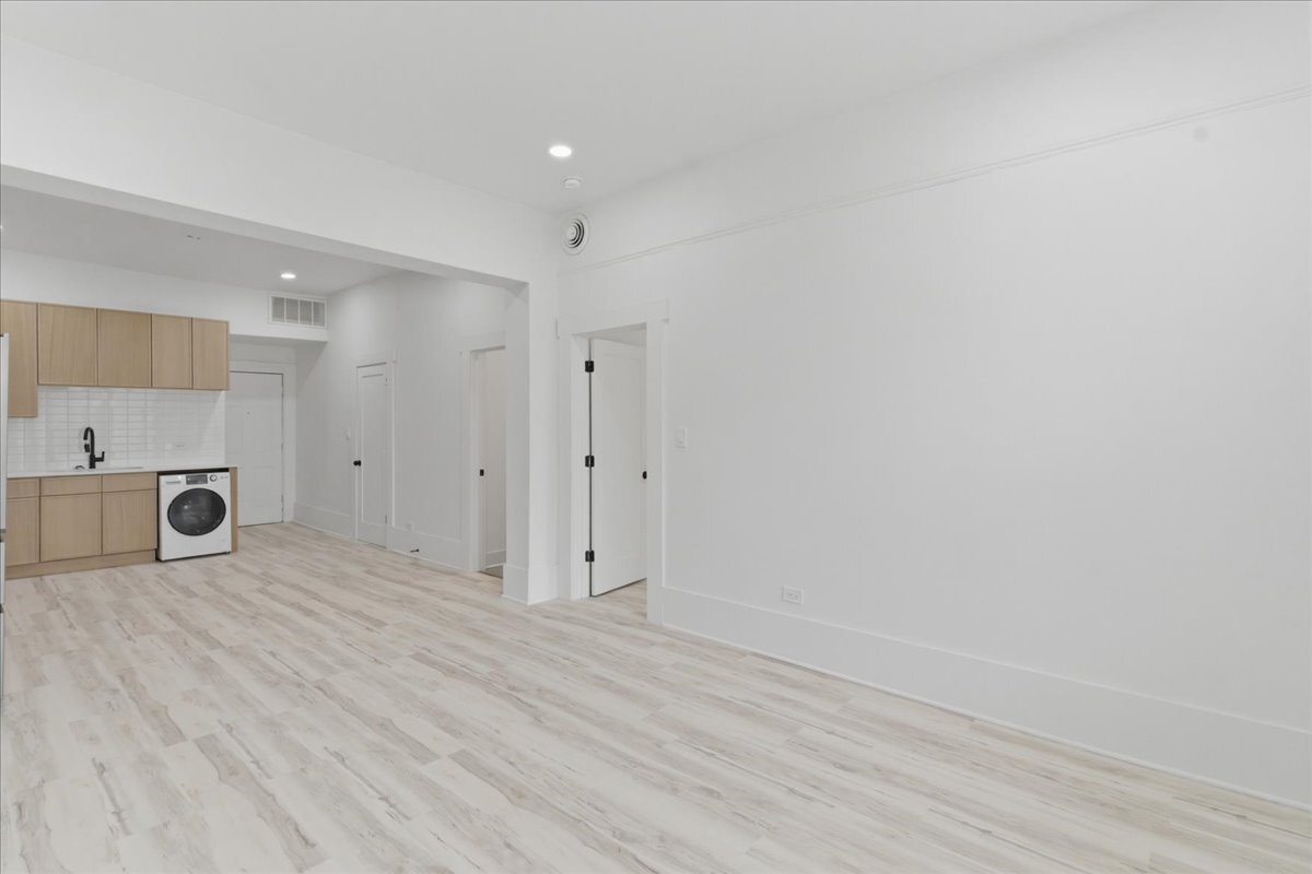 Building Photo - 2607 W Haddon Ave