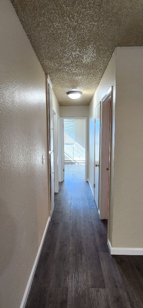 Building Photo - North Camino Alto - 255