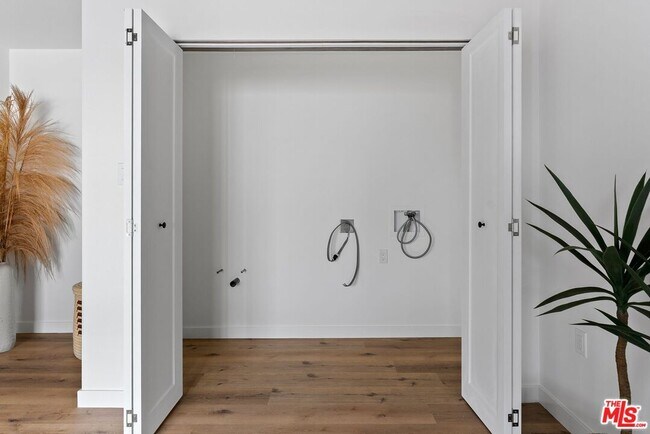 Building Photo - 5192 Orange Pl