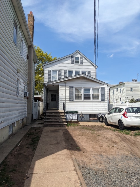 Building Photo - 309 Spencer St