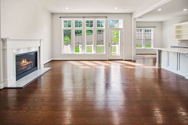 Building Photo - 5 Bed 4.5 Bath - Bethesda Single Family - ...