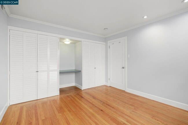 Building Photo - 32 Kenilworth Dr