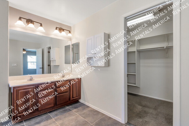 Building Photo - 2778 W Leafwing Dr