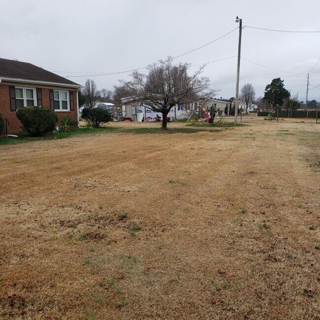 Building Photo - 2969 NC-33