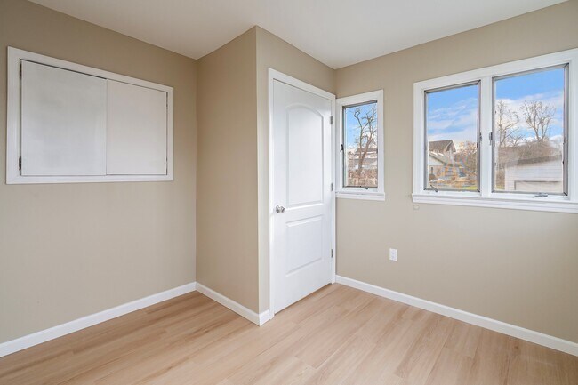 Building Photo - 39 Marley Ave