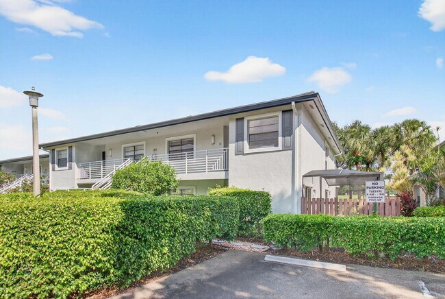 Building Photo - 30 Southport Ln