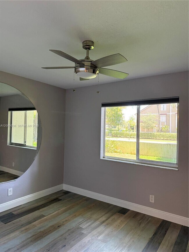 Building Photo - 103 Gardens Dr