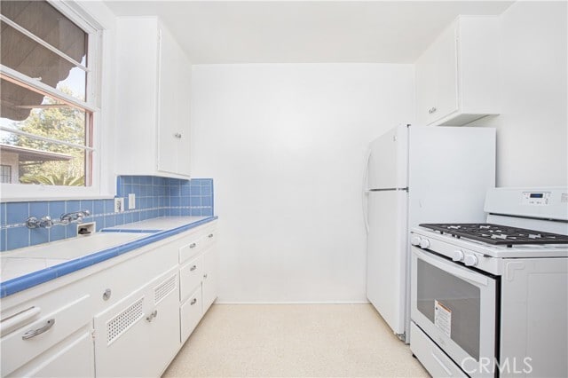 Building Photo - 1562 Riverside Dr