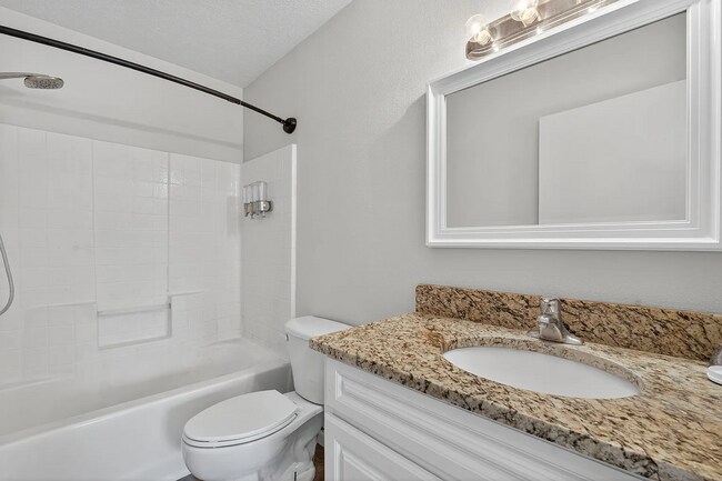 Building Photo - Impressive 5 bed/3 bath twin home in Chubbuck with just under 3000 square feet.