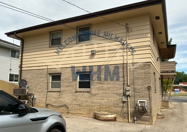 Building Photo - 7313 Harwood Ave