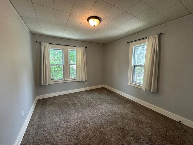 Building Photo - Adorable Three Bedroom Home with Central Air!