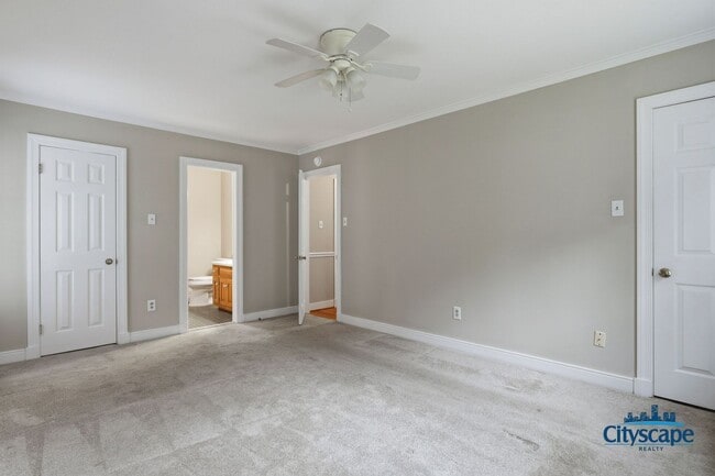 Building Photo - Charming Farmhouse-style Home Adjacent to Huguenot Park!