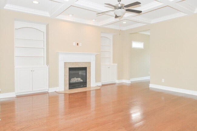 Building Photo - Coming Available!